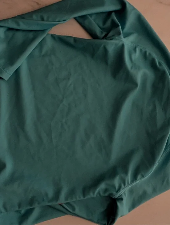 Disney Ariel Rash Guard 5T - Picture 4 of 4